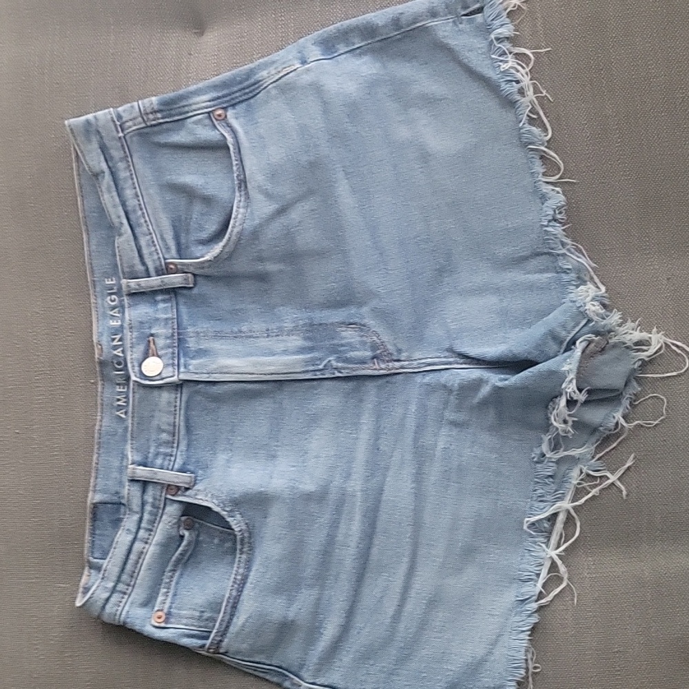 American Eagle 90s Boyfriend Shorts